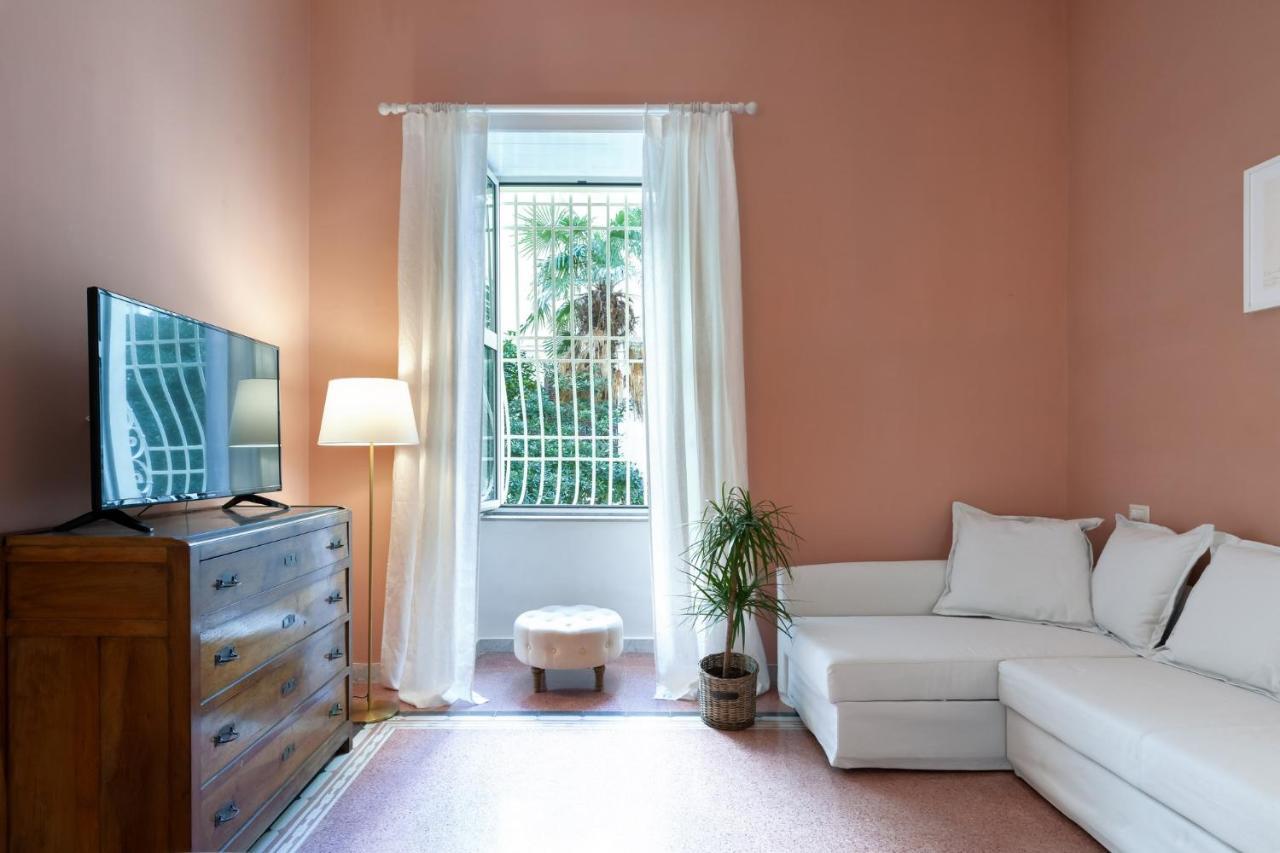 Starhost - Chez Mamie Apartment Salerno Luaran gambar