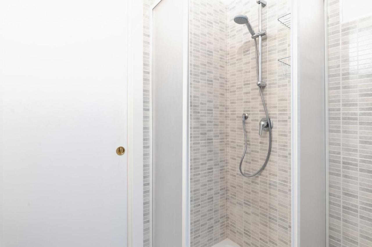 Starhost - Chez Mamie Apartment Salerno Luaran gambar