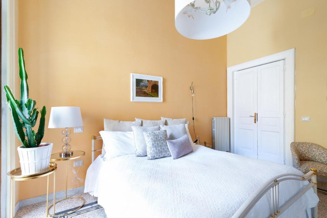Starhost - Chez Mamie Apartment Salerno Luaran gambar