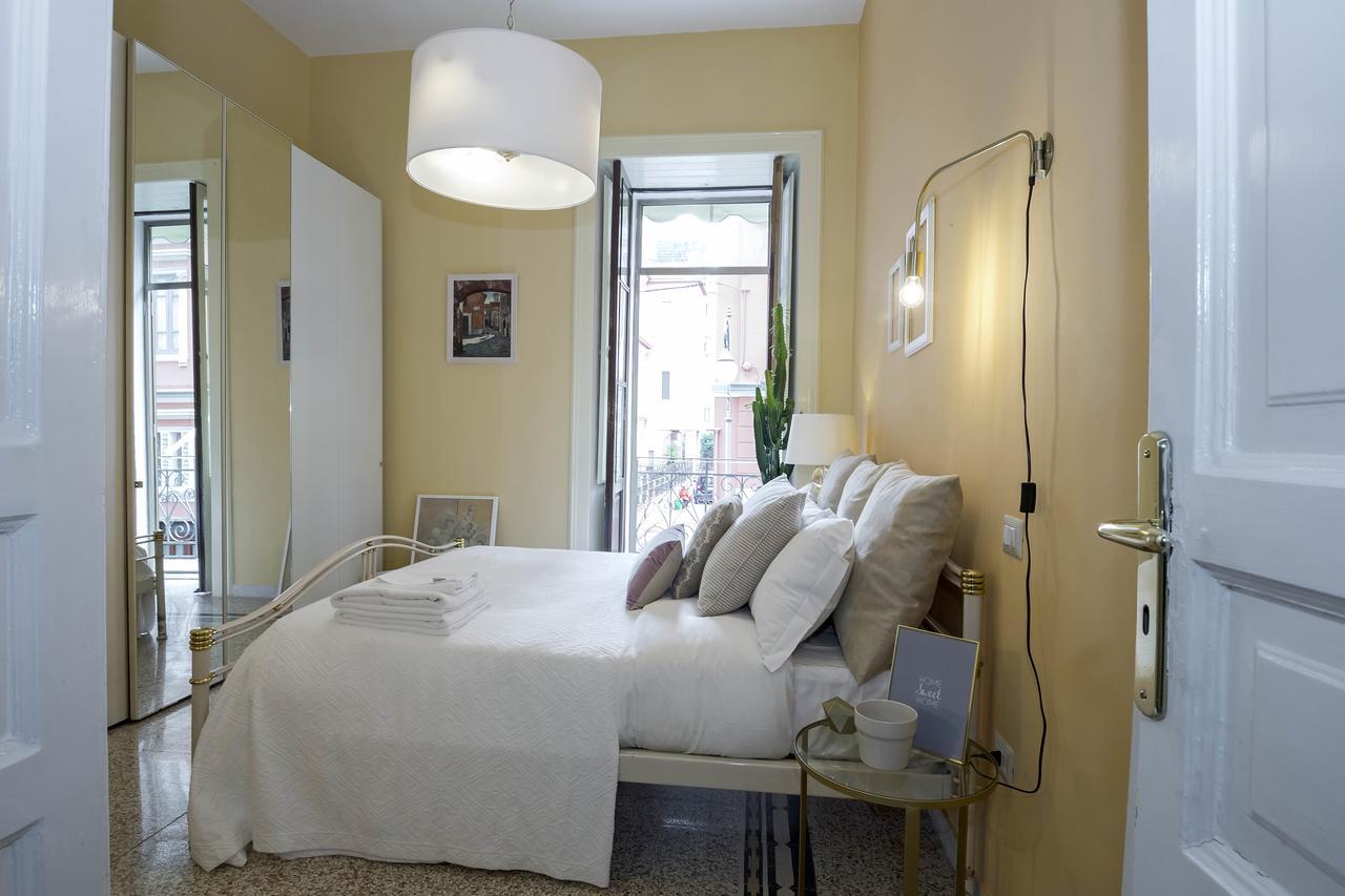 Starhost - Chez Mamie Apartment Salerno Luaran gambar